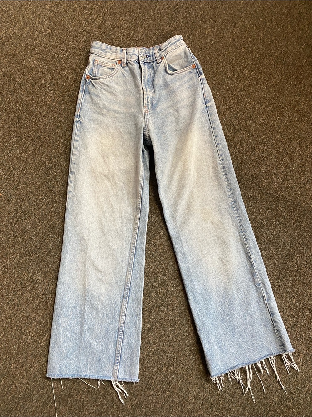 Zara Light Wash Wide Leg Jeans with Frayed Hem